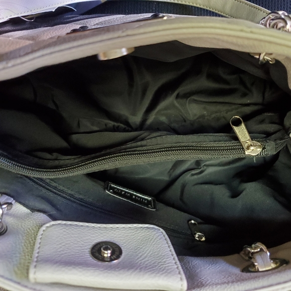 NWT Nine West cream and black triple compartment purse with magnetic closure - Picture 7 of 9